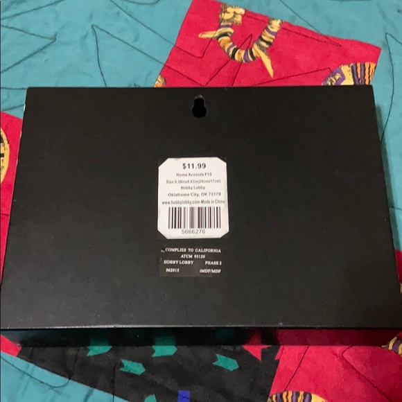 Decor - Picture 2 of 3